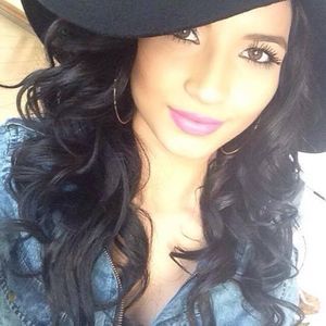 Meet your Posher, Marcela